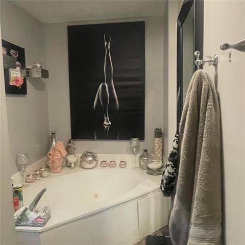 3325 Estate Lake Drive, Fairburn, GA 30213