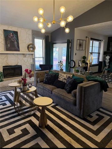 3325 Estate Lake Drive, Fairburn, GA 30213