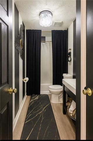 3325 Estate Lake Drive, Fairburn, GA 30213