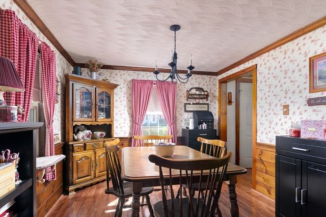 38 Meadowbrook Rd, Southbridge, MA 01550