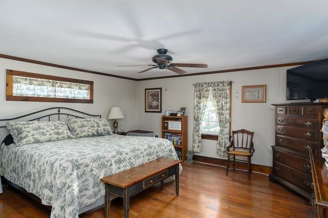 38 Meadowbrook Rd, Southbridge, MA 01550