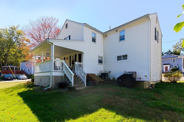 38 Meadowbrook Rd, Southbridge, MA 01550