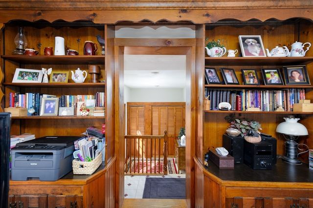 38 Meadowbrook Rd, Southbridge, MA 01550