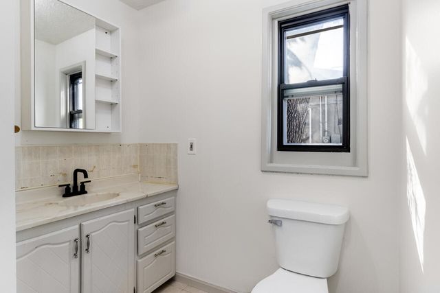 2008 AVENUE E, Council Bluffs, IA 51501