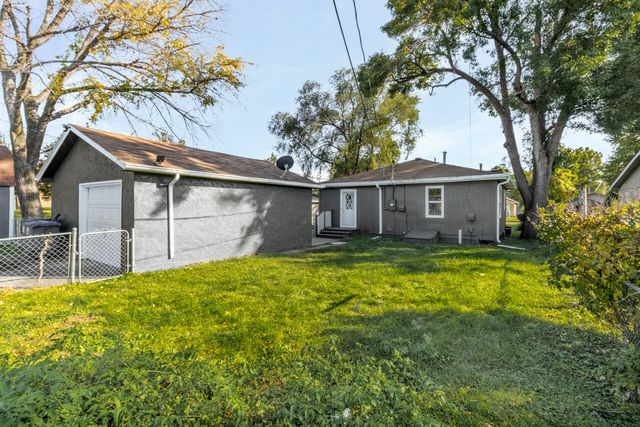 2008 AVENUE E, Council Bluffs, IA 51501