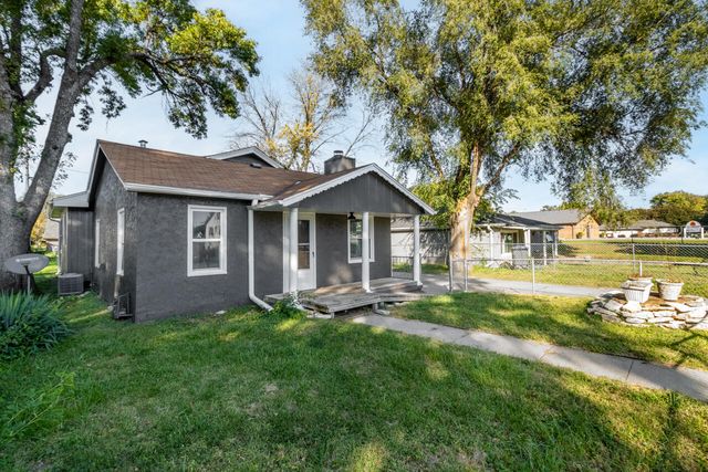 2008 AVENUE E, Council Bluffs, IA 51501