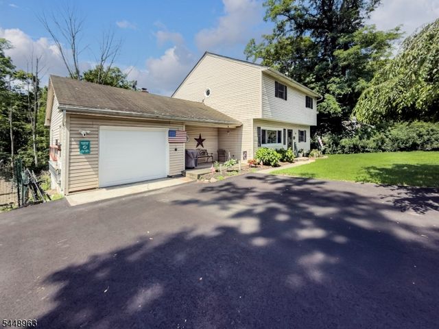 427 Mount Hermon Rd, Hope Twp., NJ 07825
