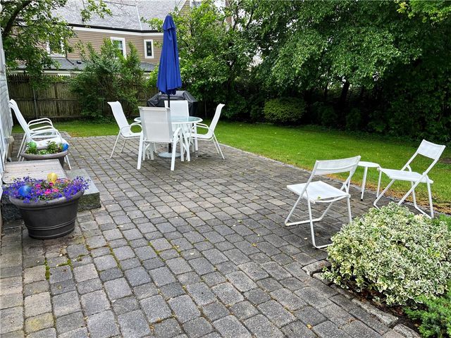 101 Briarwood Avenue B, Middletown, RI 02842