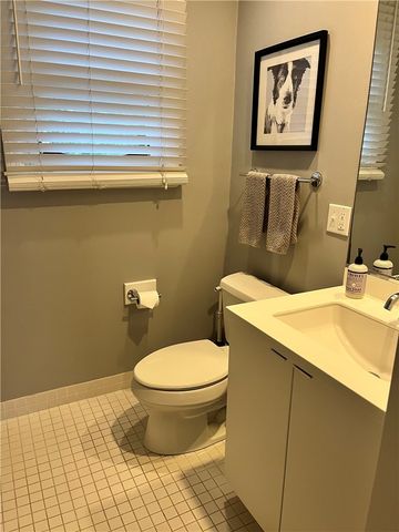 101 Briarwood Avenue B, Middletown, RI 02842
