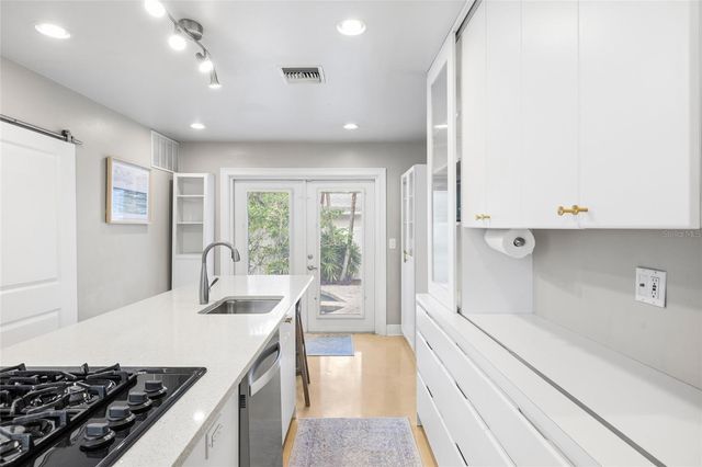 4202 W PALMIRA AVENUE, Tampa, FL 33629