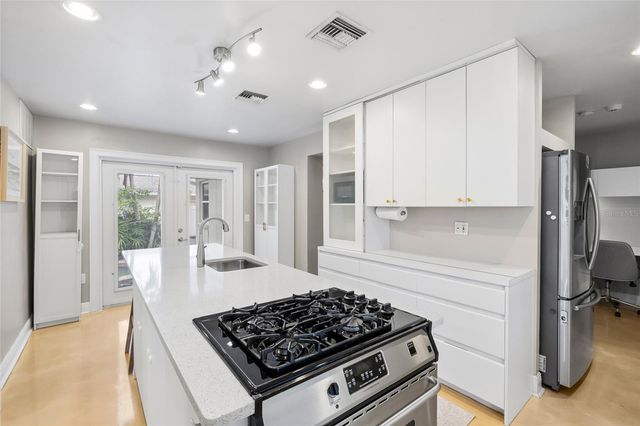 4202 W PALMIRA AVENUE, Tampa, FL 33629