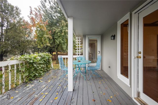 1105 SW 8th Terrace, Lee's Summit, MO 64081