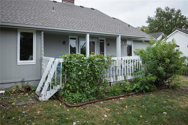 1105 SW 8th Terrace, Lee's Summit, MO 64081