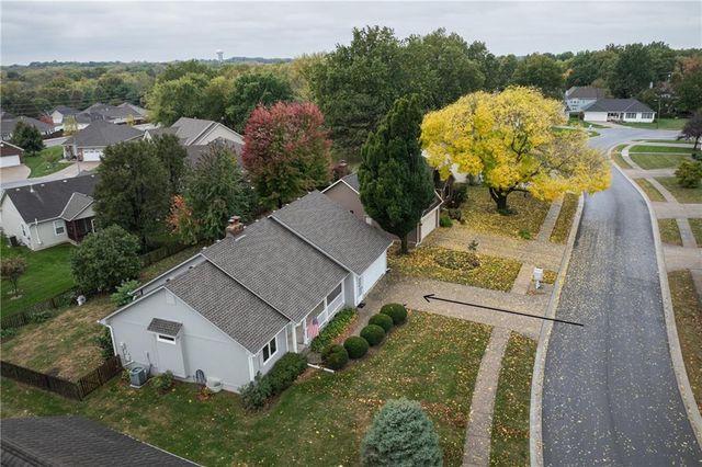 1105 SW 8th Terrace, Lee's Summit, MO 64081