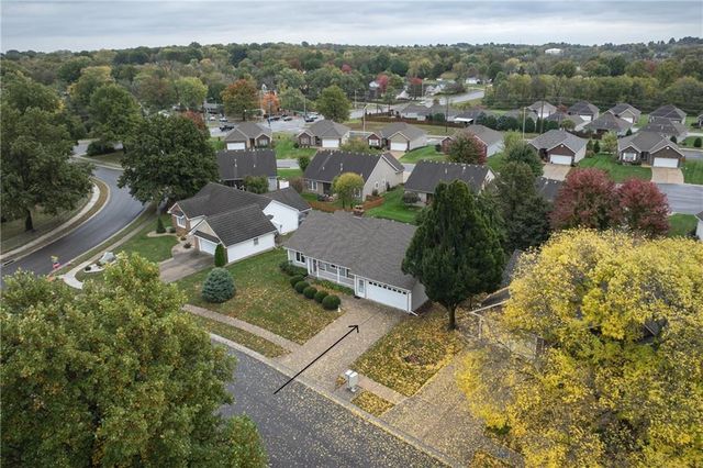 1105 SW 8th Terrace, Lee's Summit, MO 64081