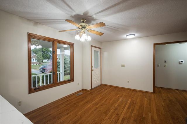 1105 SW 8th Terrace, Lee's Summit, MO 64081