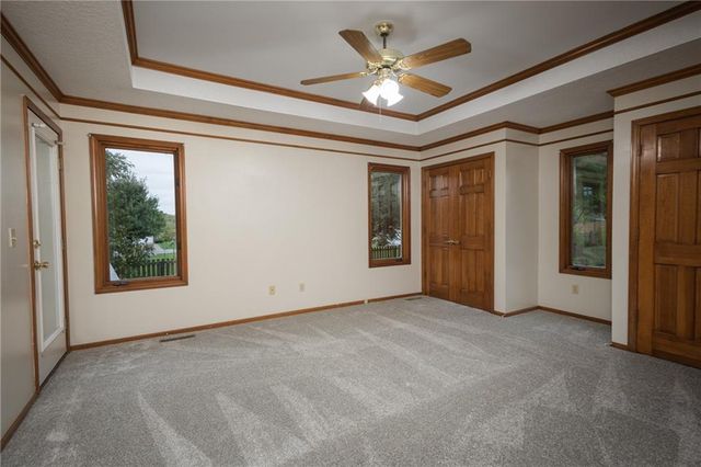 1105 SW 8th Terrace, Lee's Summit, MO 64081