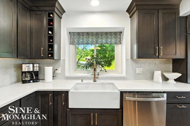 669 N Riverside Avenue, St Clair, MI 48079