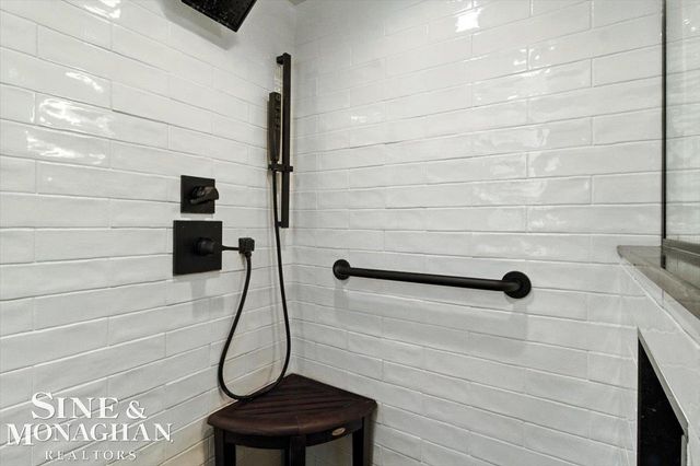 669 N Riverside Avenue, St Clair, MI 48079