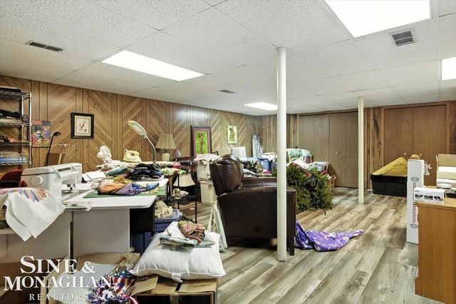 669 N Riverside Avenue, St Clair, MI 48079