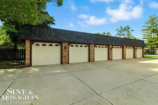 669 N Riverside Avenue, St Clair, MI 48079