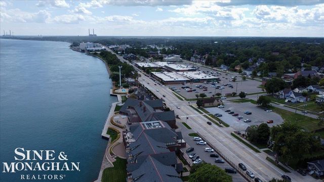 669 N Riverside Avenue, St Clair, MI 48079