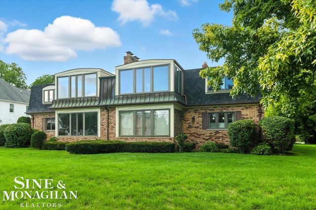 669 N Riverside Avenue, St Clair, MI 48079