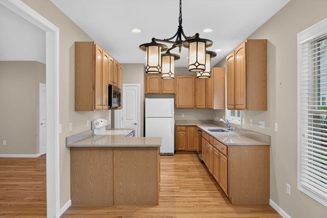 39 Cottage Cove, Plymouth, MA 02360