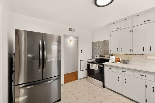 701 Alvarado Drive SE, Albuquerque, NM 87108