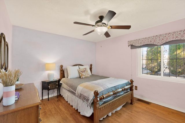 701 Alvarado Drive SE, Albuquerque, NM 87108