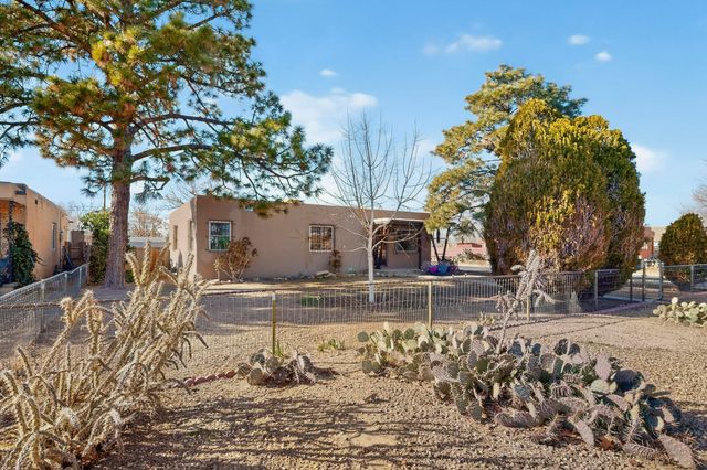 701 Alvarado Drive SE, Albuquerque, NM 87108
