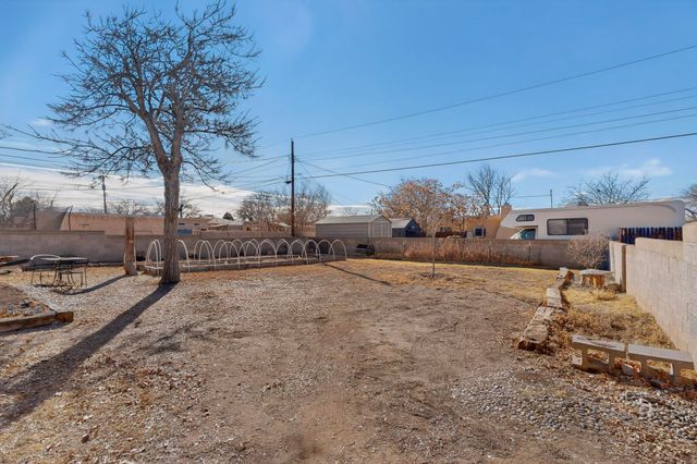 701 Alvarado Drive SE, Albuquerque, NM 87108