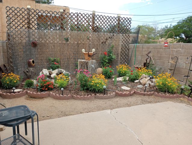 701 Alvarado Drive SE, Albuquerque, NM 87108