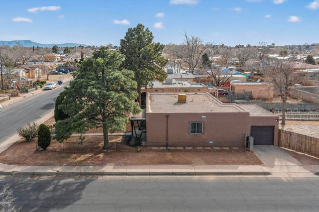 701 Alvarado Drive SE, Albuquerque, NM 87108