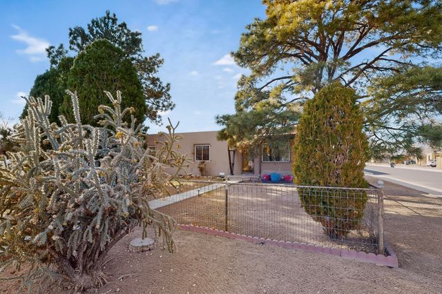 701 Alvarado Drive SE, Albuquerque, NM 87108