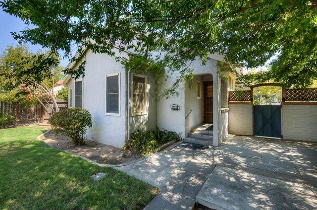 3003 N Van Ness Boulevard, Fresno, CA 93704