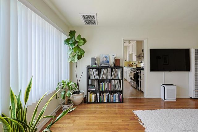 3828 30 Udall St, San Diego, CA 92107