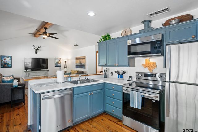 146 Cottonwood Cove, Holly Lake Ranch, TX 75765