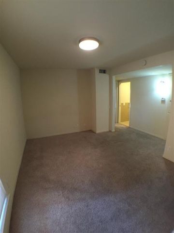 2800 Cole ST 104C, Austin, TX 78705