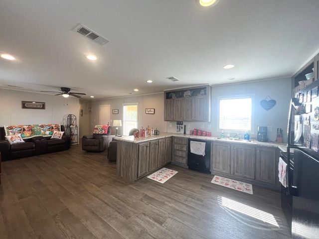 140 Teague Rd, Kerrville, TX 78028