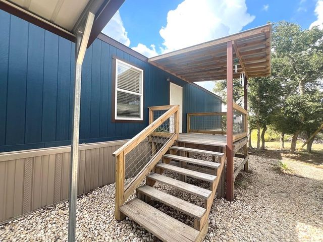 140 Teague Rd, Kerrville, TX 78028