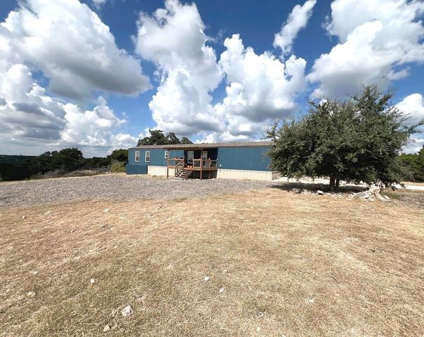 140 Teague Rd, Kerrville, TX 78028