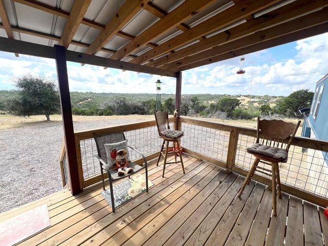 140 Teague Rd, Kerrville, TX 78028