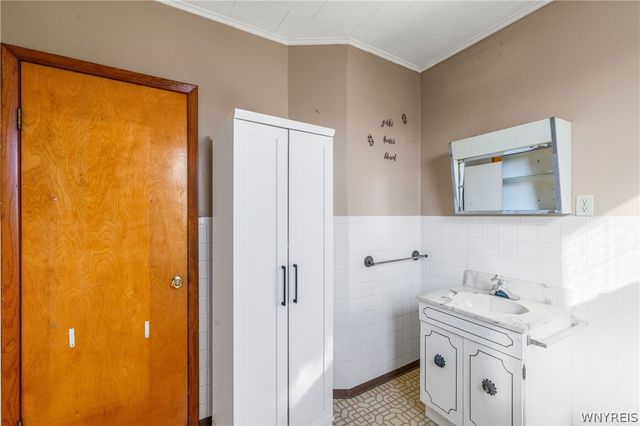 186 Center Street, Lackawanna, NY 14218