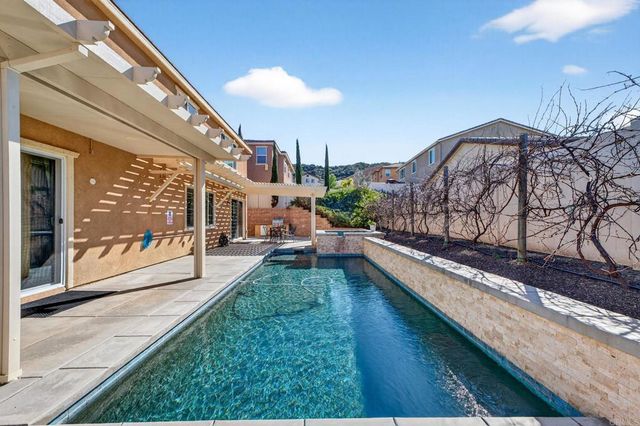 45721 Middle Gate Court, Temecula, CA 92592