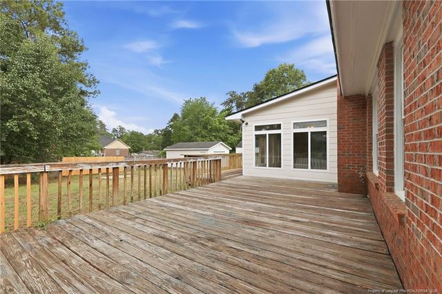 1967 Oakview Drive, Fayetteville, NC 28314