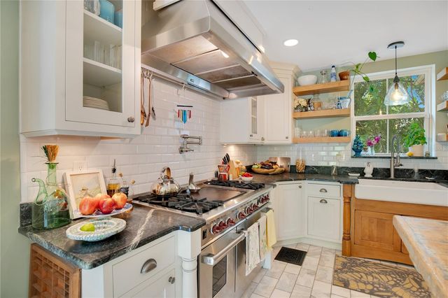 614 LAKE AVENUE, Orlando, FL 32801