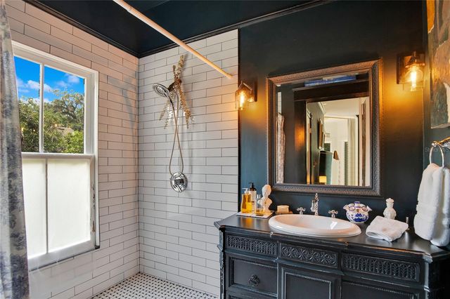 614 LAKE AVENUE, Orlando, FL 32801