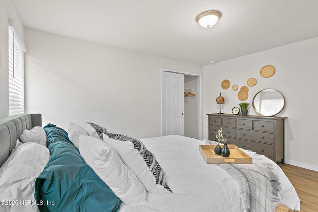 1510 YELFORD Circle, Jacksonville, FL 32218