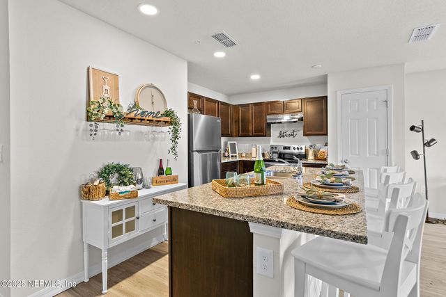 1510 YELFORD Circle, Jacksonville, FL 32218